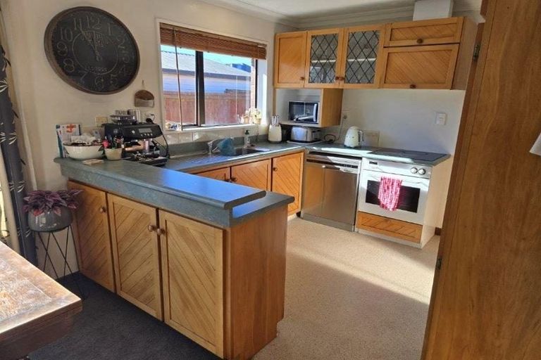 Photo of property in 1/17 Vagues Road, Northcote, Christchurch, 8052