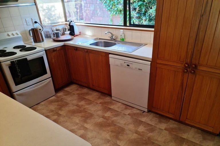 Photo of property in 8 Nortons Road, Avonhead, Christchurch, 8042