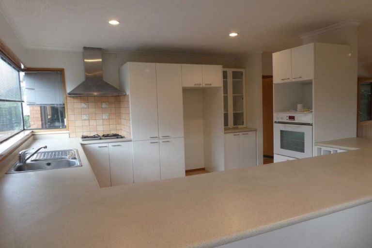 Photo of property in 5 Dorfold Mews, Avonhead, Christchurch, 8042