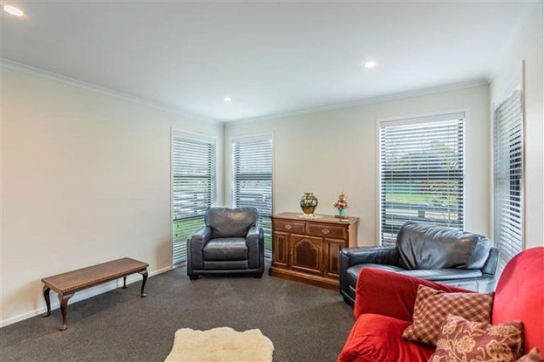 Photo of property in 20 Dee Street, Otane, 4202