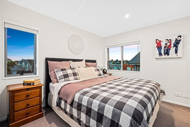 Photo of property in 3 George Mcwhirter Avenue, Massey, Auckland, 0614