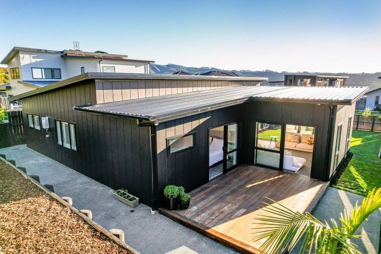 Photo of property in 12 Kaiaho Close, Aotea, Porirua, 5024