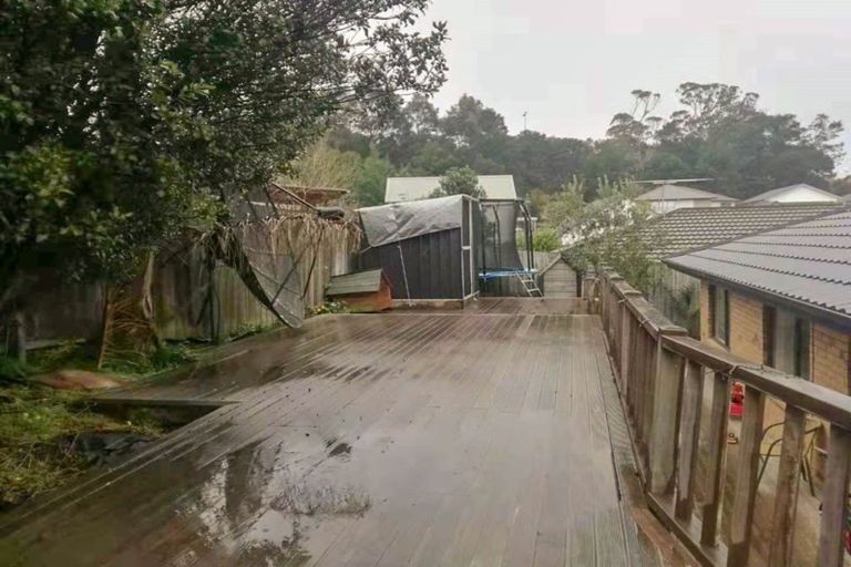 Photo of property in 3 Marbella Crescent, Oteha, Auckland, 0632