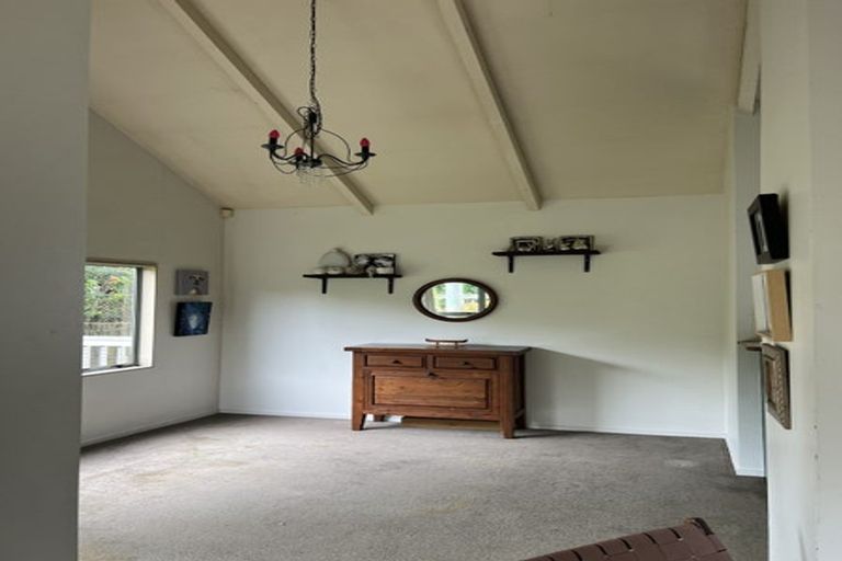 Photo of property in 90a Atkinson Road, Titirangi, Auckland, 0604