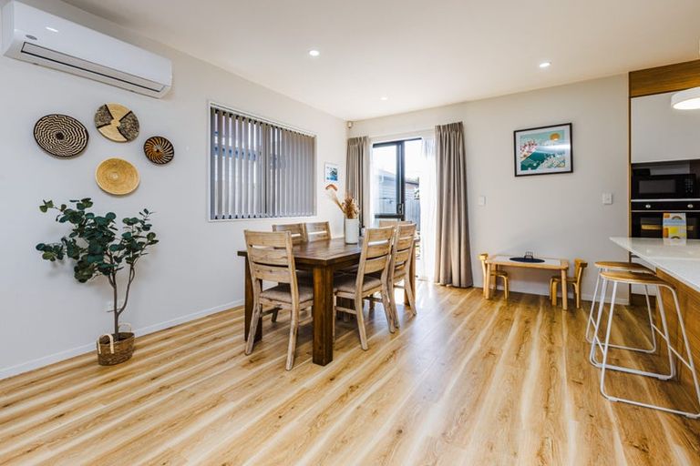 Photo of property in 10 Survila Street, Takanini, 2110