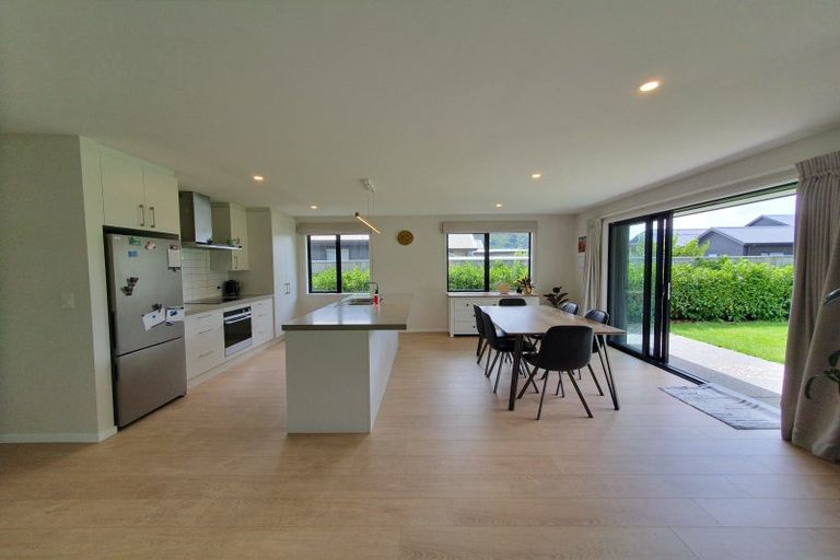 Photo of property in 6 Ward Street, Jacks Point, Queenstown, 9371