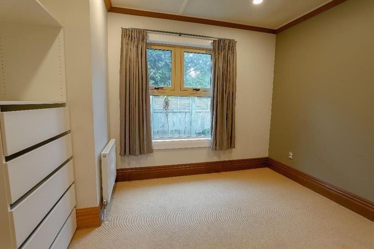 Photo of property in 2 Fernhill Terrace, Wadestown, Wellington, 6012