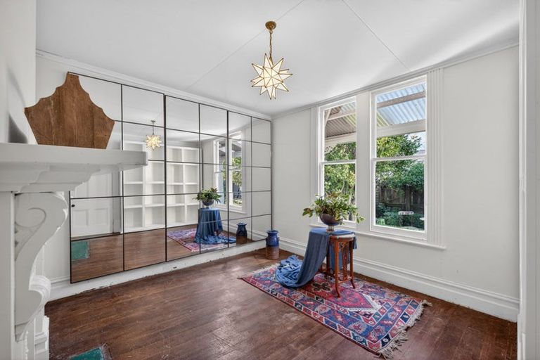 Photo of property in 163 Collingwood Street, Nelson, 7010
