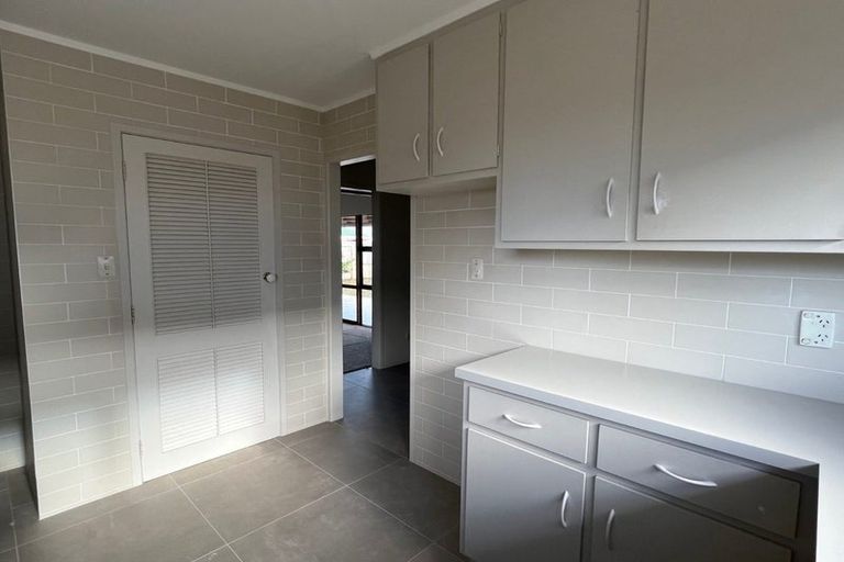 Photo of property in 2/10 Central Avenue, Papatoetoe, Auckland, 2025