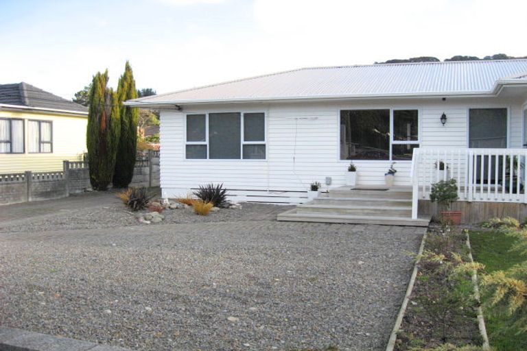 Photo of property in 44 Main Road, Wainuiomata, Lower Hutt, 5014