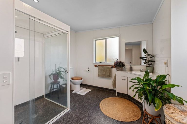 Photo of property in 18 Ward Place, Richmond Heights, Taupo, 3330