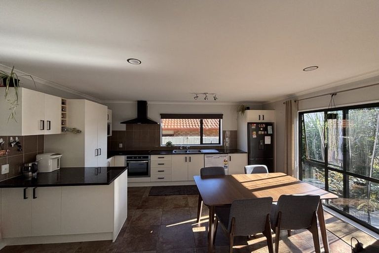 Photo of property in 38b Hetherington Road, Ranui, Auckland, 0612