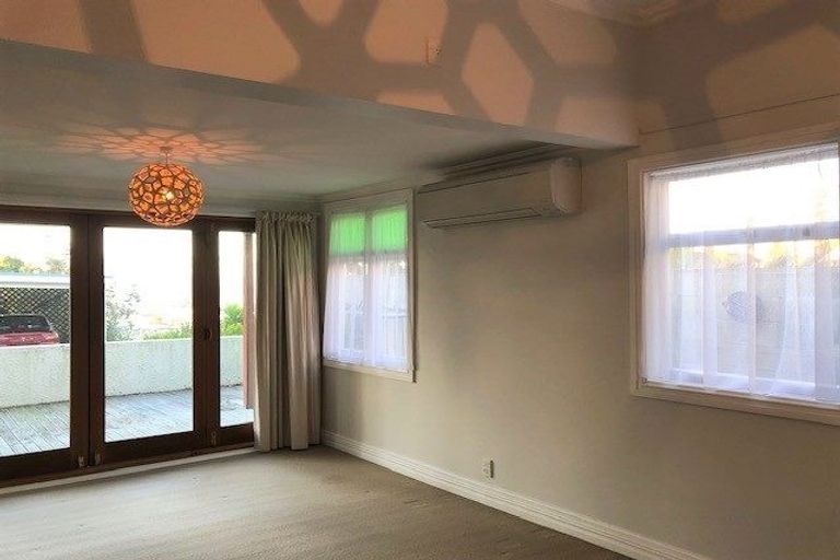 Photo of property in 35 Hospital Terrace, Hospital Hill, Napier, 4110