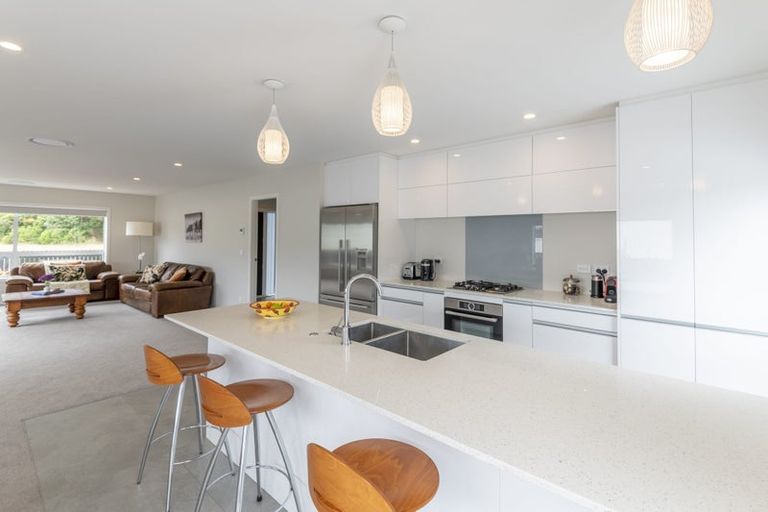 Photo of property in 16 Prestbury Grove, Churton Park, Wellington, 6037