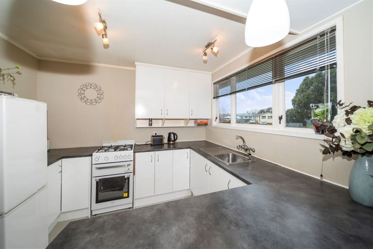 Photo of property in 25 Kamahi Avenue, Hawera, 4610