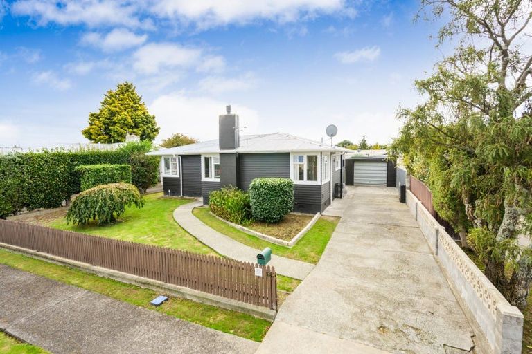 Photo of property in 19 Sefton Avenue, Highbury, Palmerston North, 4412