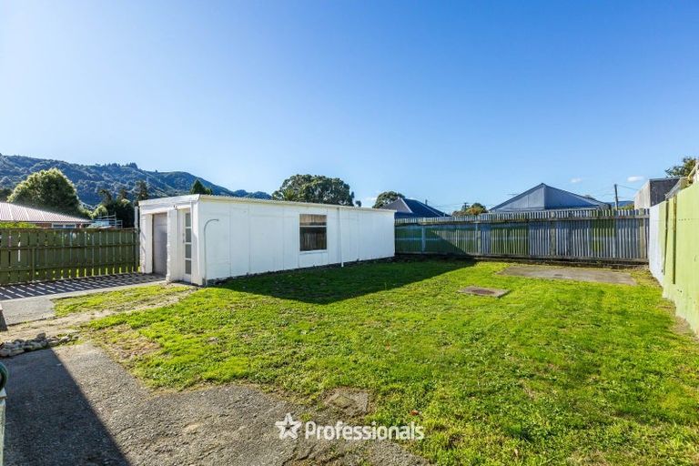 Photo of property in 92 Pine Avenue, Ebdentown, Upper Hutt, 5018