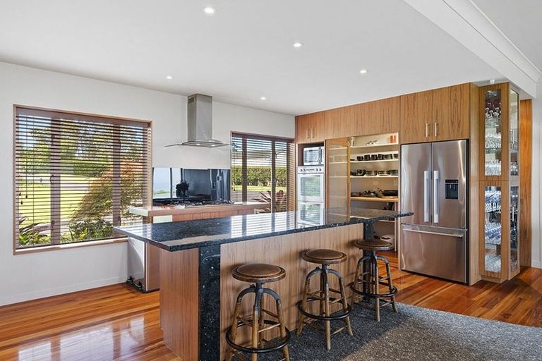 Photo of property in 337d Clarks Beach Road, Clarks Beach, Pukekohe, 2679