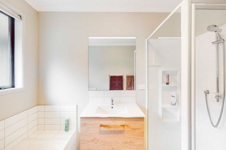 Photo of property in 31 Mooring Close, Whitby, Porirua, 5024