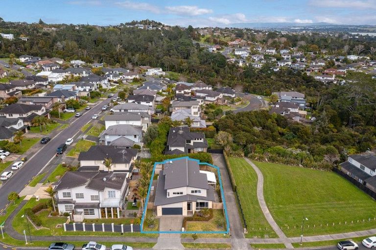 Photo of property in 42 Laurel Oak Drive, Schnapper Rock, Auckland, 0632