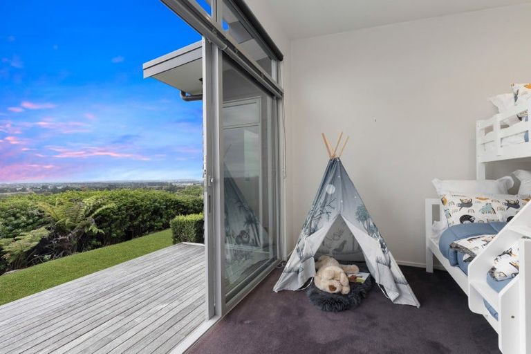 Photo of property in 47 Harry Dreadon Road, Opaheke, Papakura, 2584