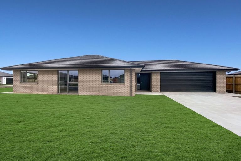 Photo of property in 14 Herridge Street, Woodend, 7691