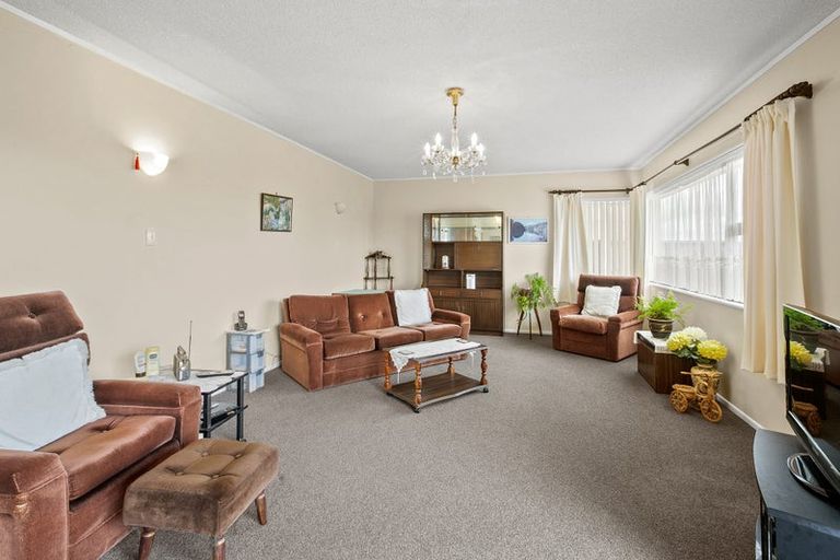 Photo of property in 15 Lydford Place, Spotswood, New Plymouth, 4310