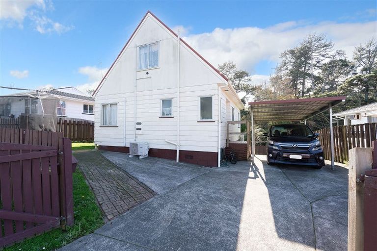 Photo of property in 68 Helena Street, Massey, Auckland, 0614