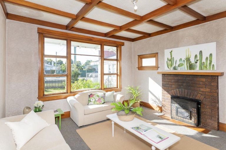 Photo of property in 14 De Lautour Road, Kaiti, Gisborne, 4010