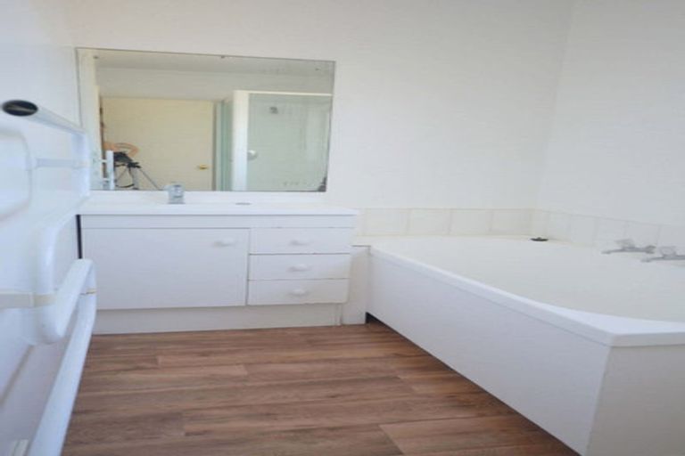 Photo of property in 2/11 Marr Road, Manurewa, Auckland, 2102
