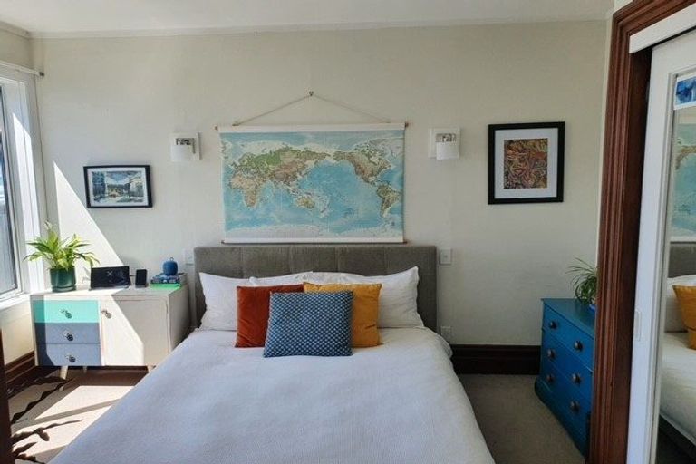 Photo of property in 118 Lyall Parade, Lyall Bay, Wellington, 6022