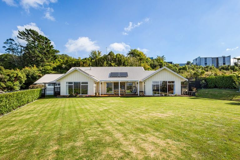 Photo of property in 1 Lindis Lane, Kelson, Lower Hutt, 5010