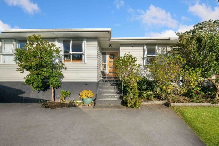 Photo of property in 26 Sandbrook Avenue, Otara, Auckland, 2023