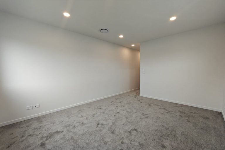 Photo of property in 1 Pukeko Road, Hobsonville, Auckland, 0616