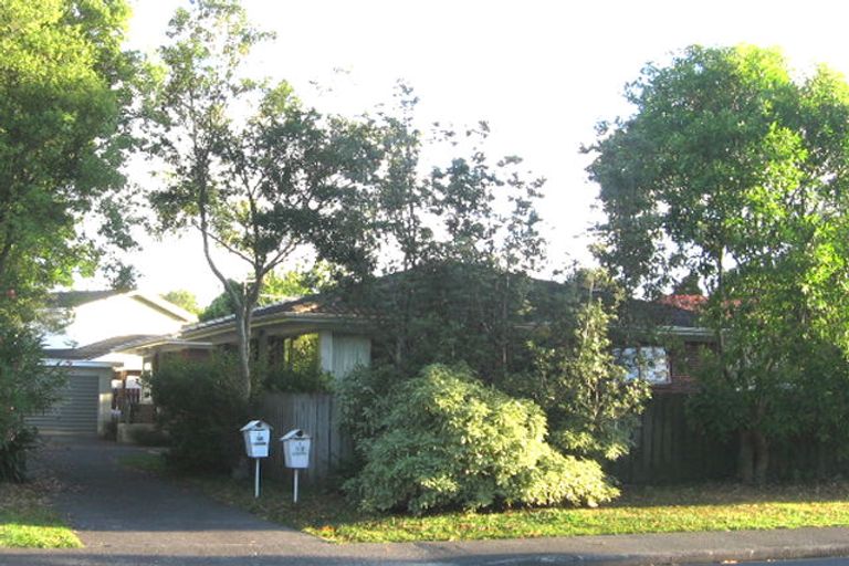 Photo of property in 2/80 Moore Street, Hillcrest, Auckland, 0627