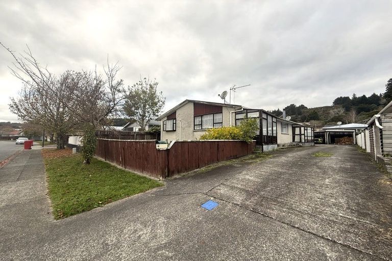 Photo of property in 1/18 Oregon Drive, Maoribank, Upper Hutt, 5018