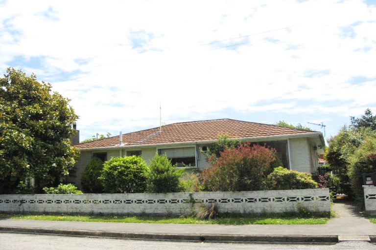Photo of property in 10 Reeves Road, Opawa, Christchurch, 8023