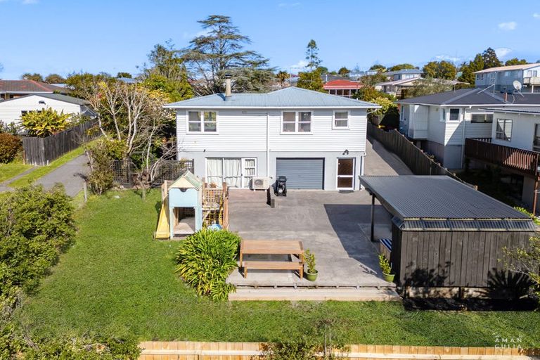 Photo of property in 31 Bodi Place, Te Atatu South, Auckland, 0610