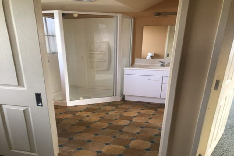 Photo of property in 4 Holly Court, Palmerston North, 4410