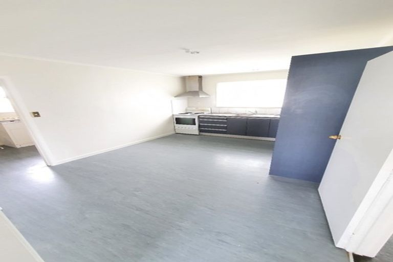 Photo of property in 12 Igloo Place, Red Hill, Papakura, 2110