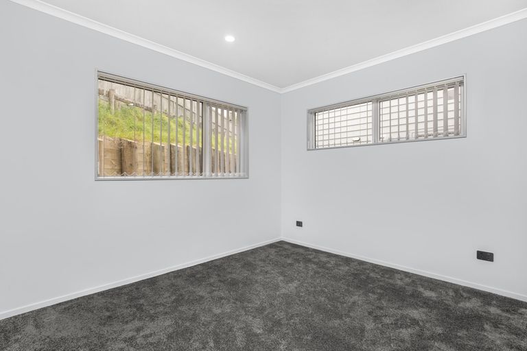 Photo of property in 2 Ambedkar Way, Pukekohe, 2120