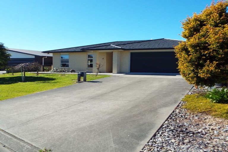 Photo of property in 19 Dal Din Drive, Otaki, 5512