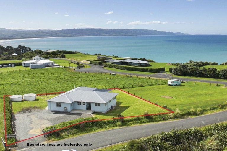 Photo of property in 4 Waihinahina Way, Mahia, 4198