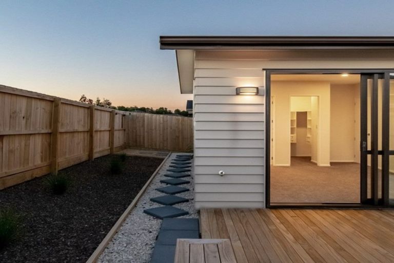 Photo of property in 11 Huahua Crescent, Papakura, 2110