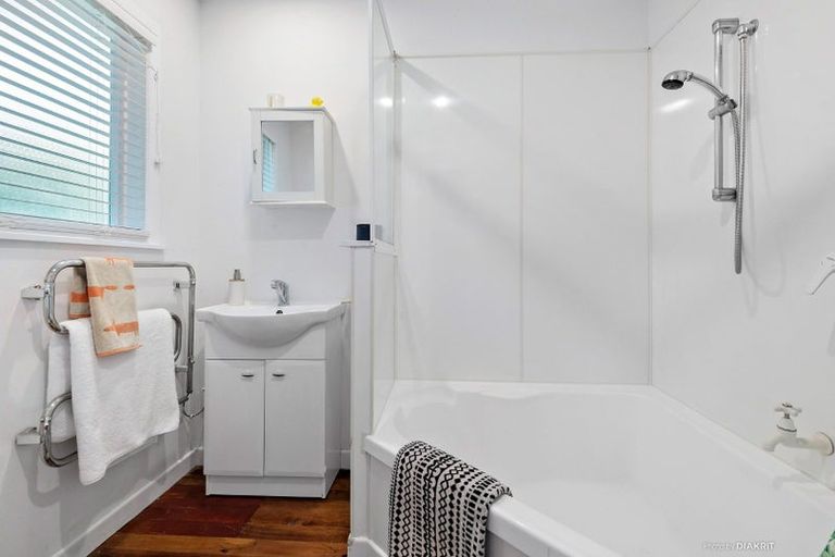 Photo of property in 9 Waiapu Road, Kelburn, Wellington, 6012