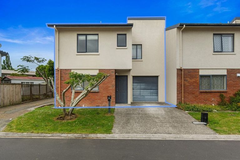 Photo of property in 8 Duxfield Drive, Ranui, Auckland, 0612