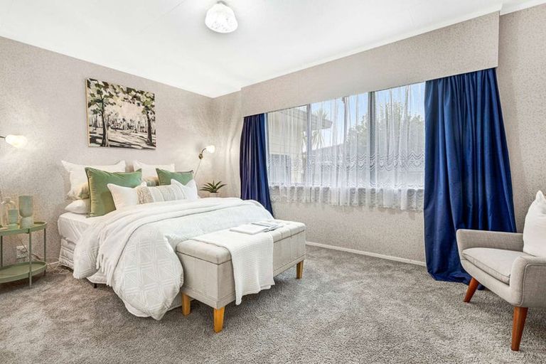 Photo of property in 10 Gemini Place, Kawaha Point, Rotorua, 3010