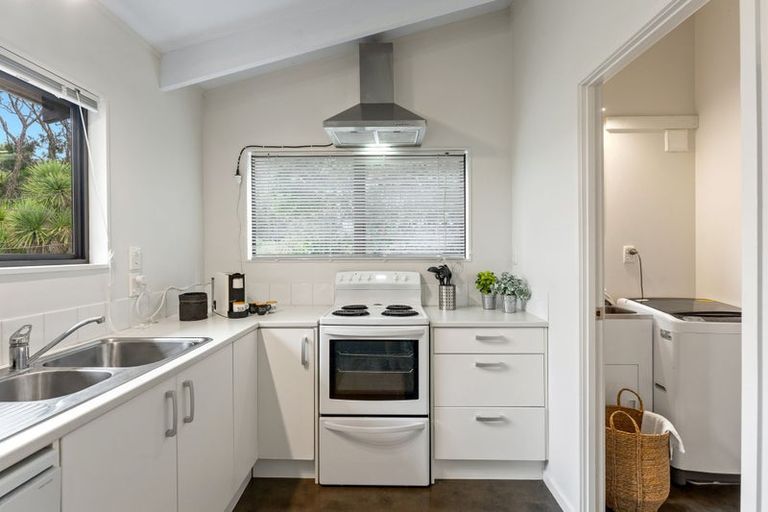 Photo of property in 2/19 Seaview Road, Glenfield, Auckland, 0629