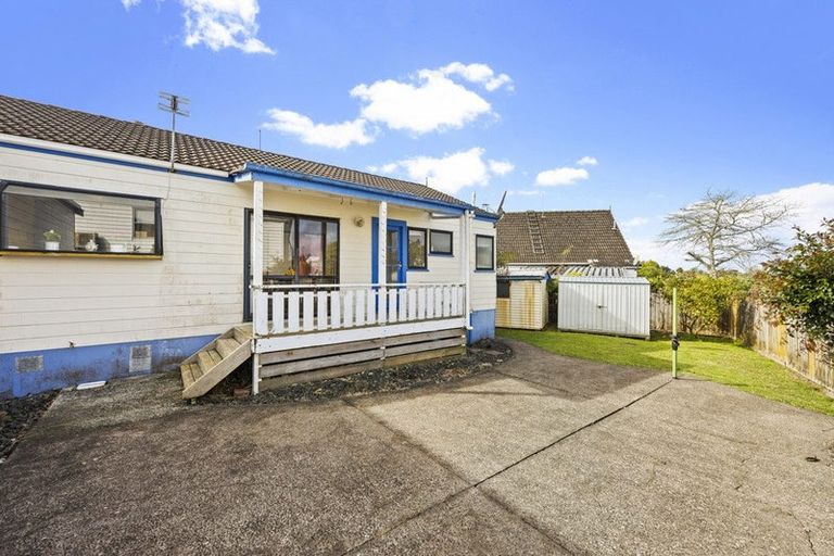Photo of property in 39 Redlands Grove, Swanson, Auckland, 0612