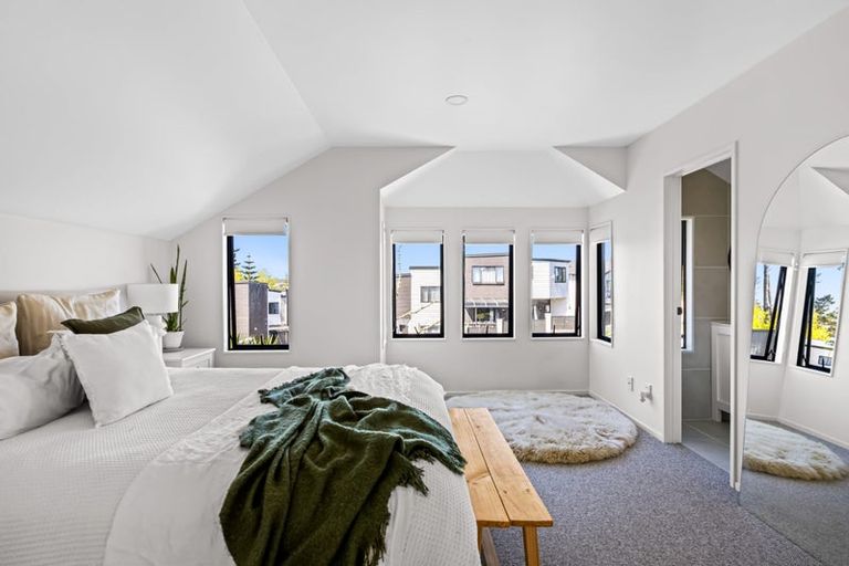 Photo of property in 4/48 Schnapper Rock Road, Schnapper Rock, Auckland, 0632